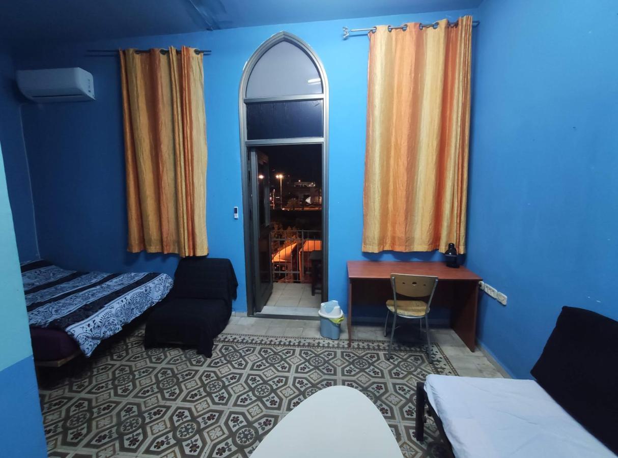 אכסניה Nest House *